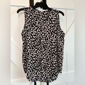 Maurice’s tank top